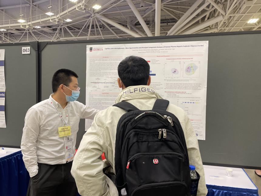 Graduate student Yiqing Zhang presented a poster in the Carbohydrates session titled "Capillary zone electrophoresis - Mass spectrometry and Principal component analysis of human plasma heparin sulphate oligosaccharides"
